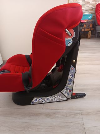 Silla coche Chicco roja