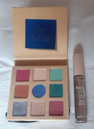 Palette occhi e ombretto liquido Essence 