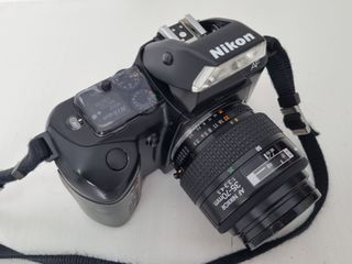Cámara NIKON F-401 + accesorios