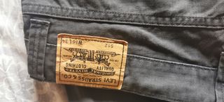 2 Vaqueros Levi's gris y azules hombre 2x20€