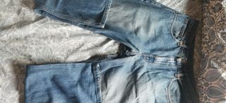 2 Vaqueros Levi's gris y azules hombre 2x20€
