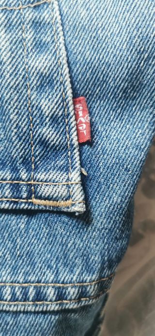2 Vaqueros Levi's gris y azules hombre 2x20€