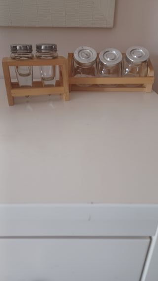 Conjunto de salero y tarros de cocina