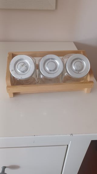 Conjunto de salero y tarros de cocina