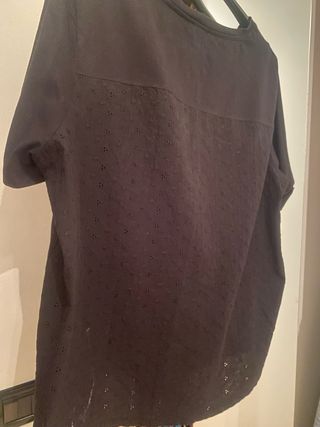 Maglia nera a maniche corte