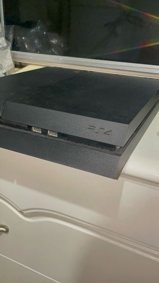PS4 (PlayStation 4) negra