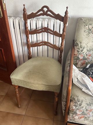 Silla madera estilo antiguo