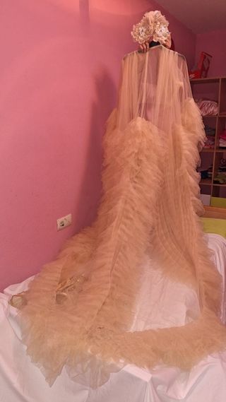 Vestido beige y dorado