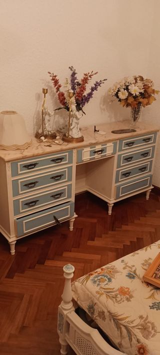 Set muebles de habitacion ,2 cams y Mueble tocador