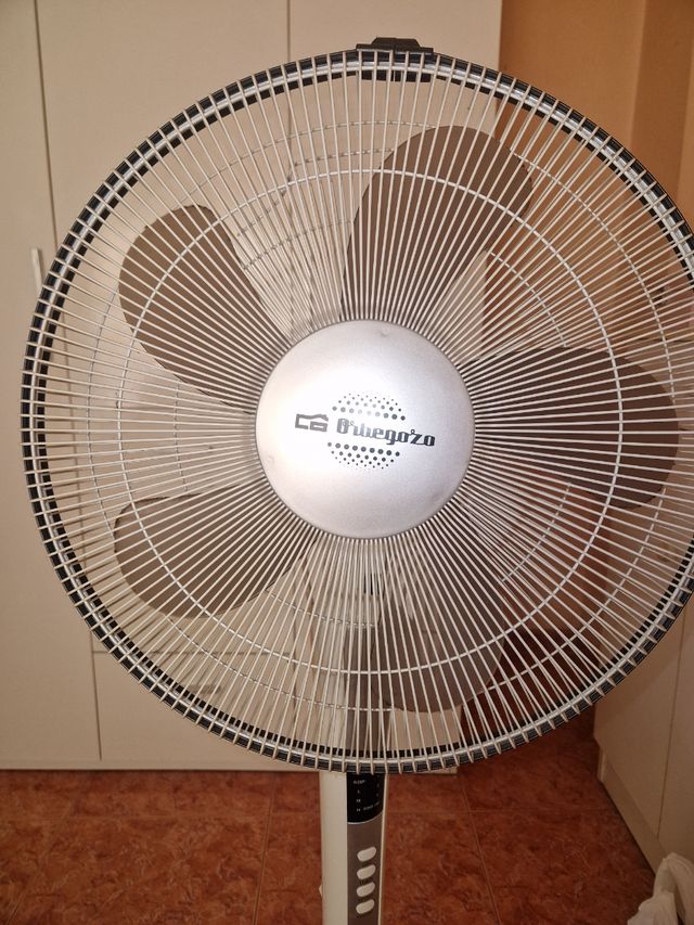 Ventilador Orbegozo - pie