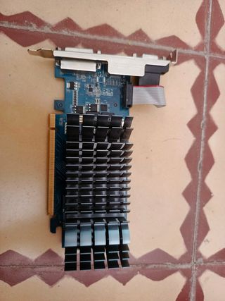 Tarjeta gráfica GT210 
