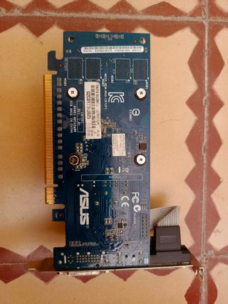 Tarjeta gráfica GT210 