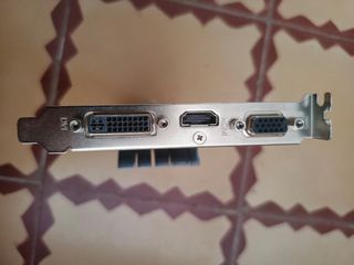 Tarjeta gráfica GT210 
