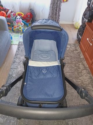 Coche bebé azul marino