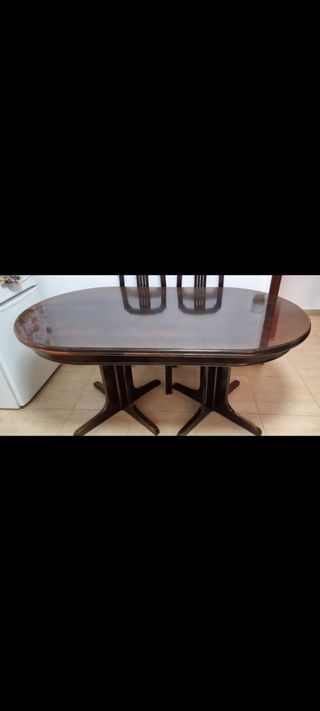 Mesa oval extensible de caoba