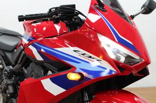 HONDA CBR 650 R E-CLUCHT A2 | 2024 | 14.300 km