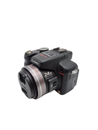 CAMARA COMPACTA LUMIX FZ100  +  FUNDA + BATERIA + CARGADOR