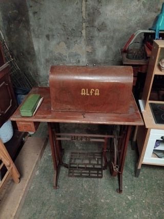 Máquina coser Alfa vintage