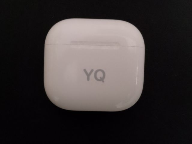 Air pods 4 con cargador y enchufe
