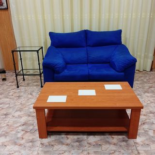 Sofá azul 2 plazas + Mesa centro+Mesita