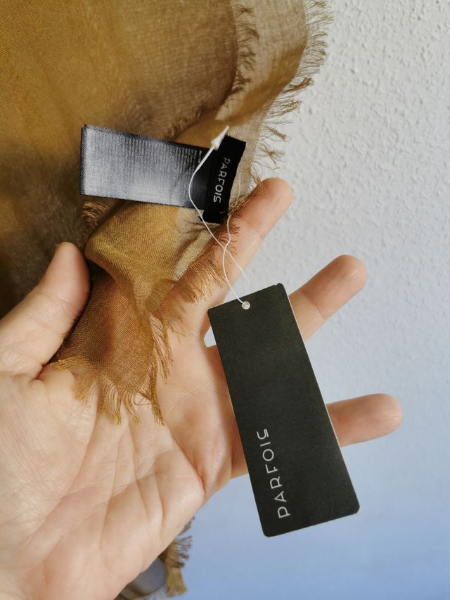 Pañuelo de Parfois nuevo con etiqueta.