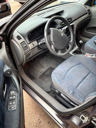 Renault Laguna 1.9 CDT i