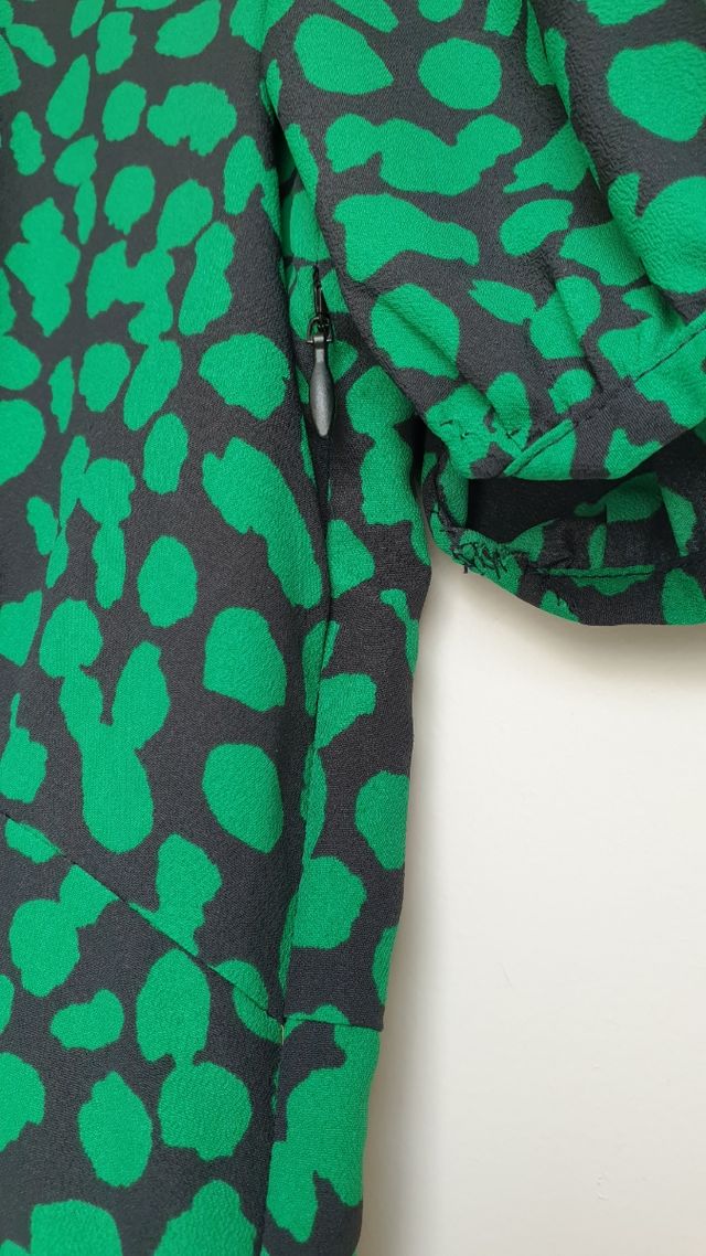 Vestido corto verde y negro