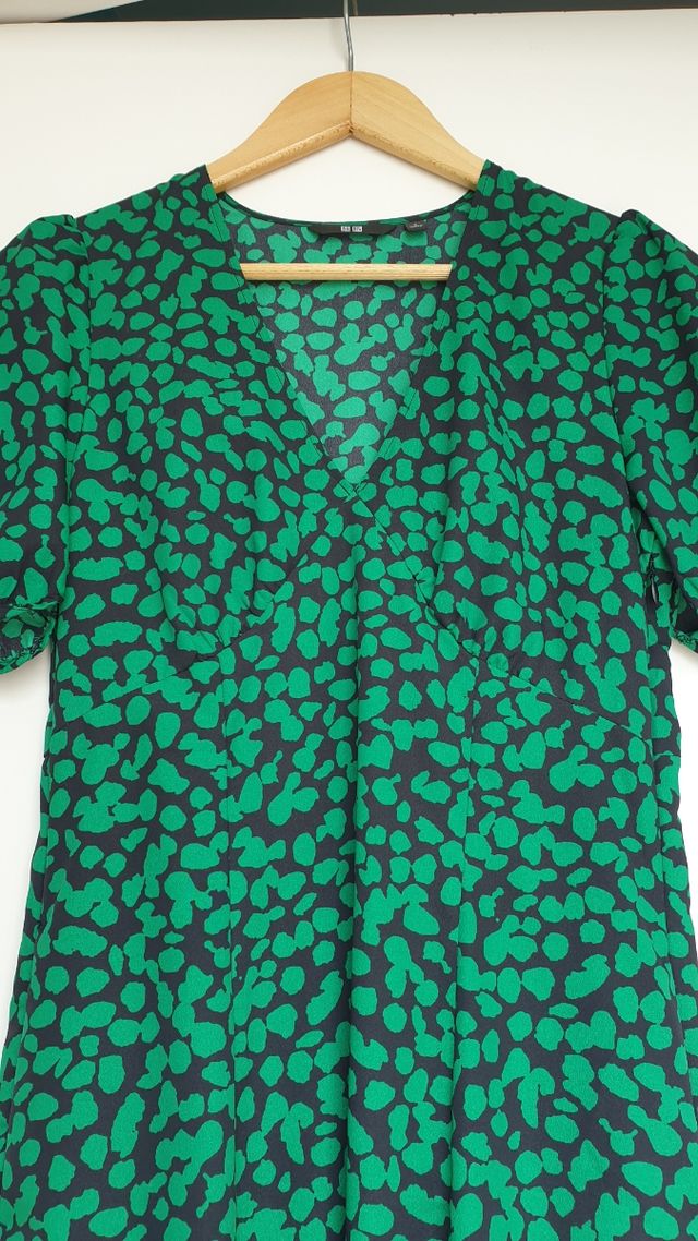 Vestido corto verde y negro