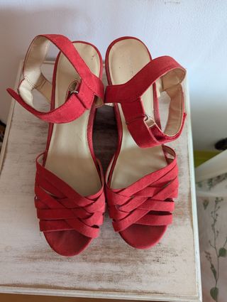 Sandalias de cuña rojas tacón 40