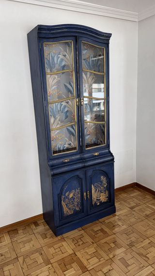 Vitrina azul antigua restaurada