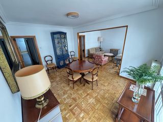 Vitrina azul antigua restaurada