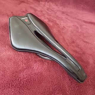 Sillín Carbono 121g