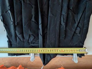Falda midi negra Massimo Dutti.