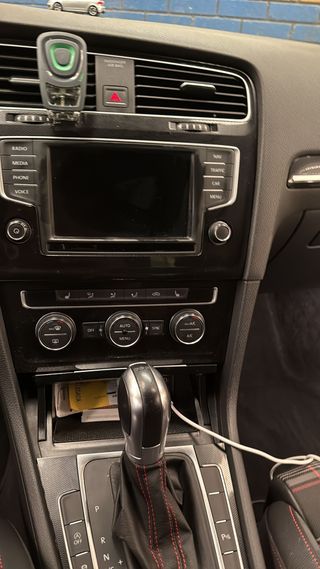 Volkswagen Golf GTI 2.0 TSI DSG