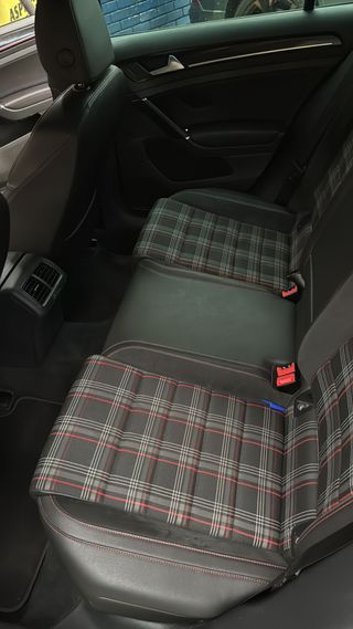 Volkswagen Golf GTI 2.0 TSI DSG