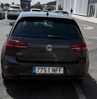 Volkswagen Golf GTI 2.0 TSI DSG