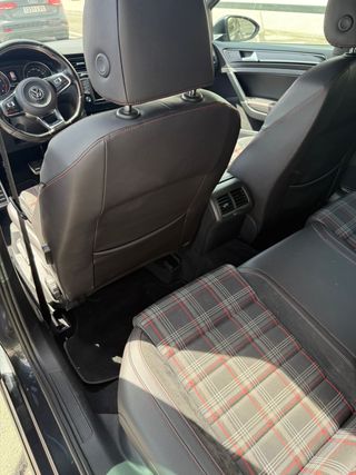 Volkswagen Golf GTI 2.0 TSI DSG