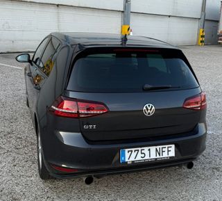 Volkswagen Golf GTI 2.0 TSI DSG