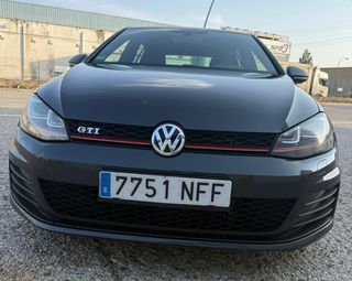 Volkswagen Golf GTI 2.0 TSI DSG