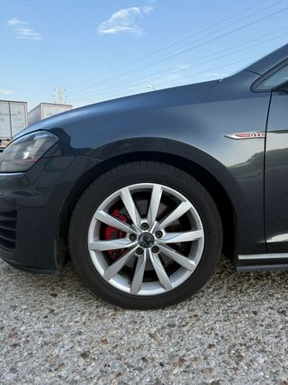Volkswagen Golf GTI 2.0 TSI DSG