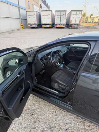Volkswagen Golf GTI 2.0 TSI DSG