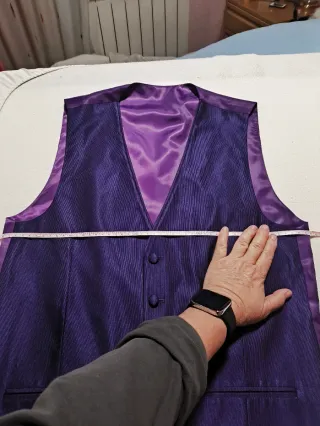 Chaleco morado boda