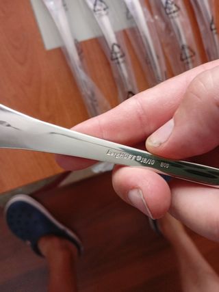 Cubertería de metal - 9 piezas