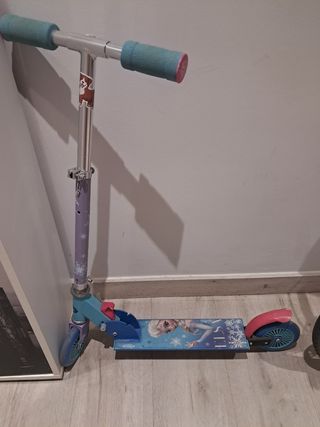 Monopatín Frozen infantil