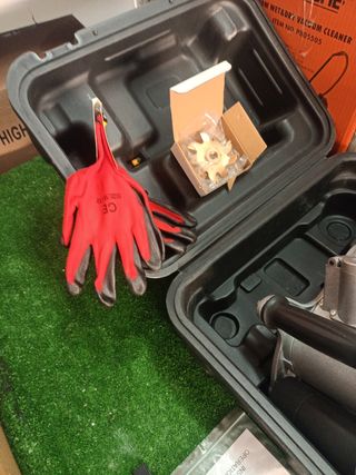 Tracciatrice+Aspirapolvere+Metro laser