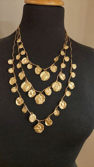 Collar dorado triple capas