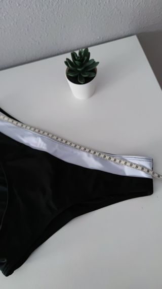 Braga bikini negra y blanca