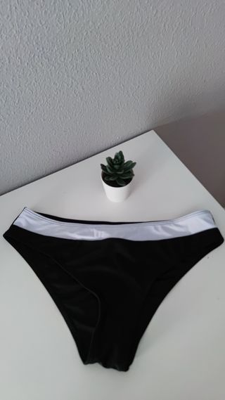 Braga bikini negra y blanca