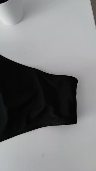 Braga bikini negra y blanca