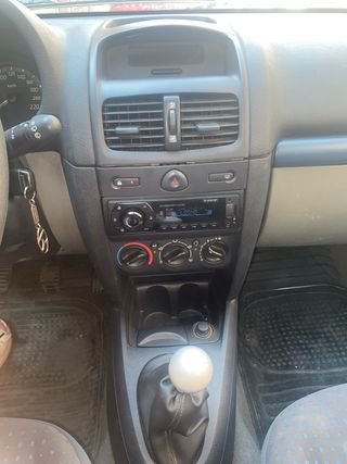 Renault Clio 2004